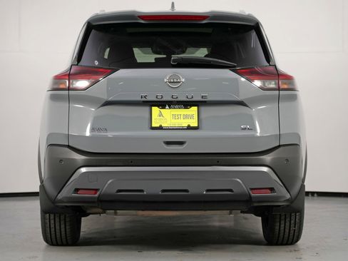 Used 2022 Nissan Rogue SL w/ SL Premium Package image 10