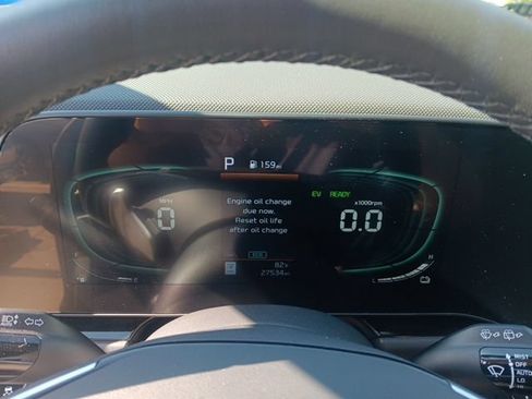 Used 2023 Kia Niro EX FWD image 2