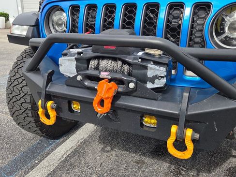 Used 2023 Jeep Gladiator Mojave w/ Trailer Tow Package AWD/4WD image 9