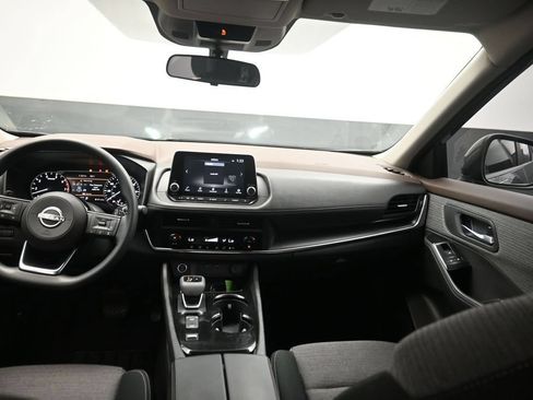 Used 2023 Nissan Rogue SV FWD image 13