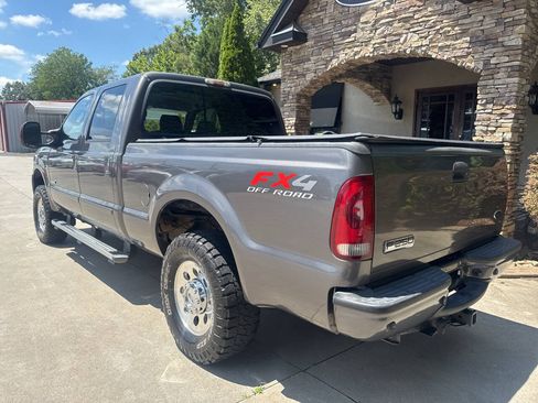 Used 2006 Ford F250 XLT AWD/4WD image 3