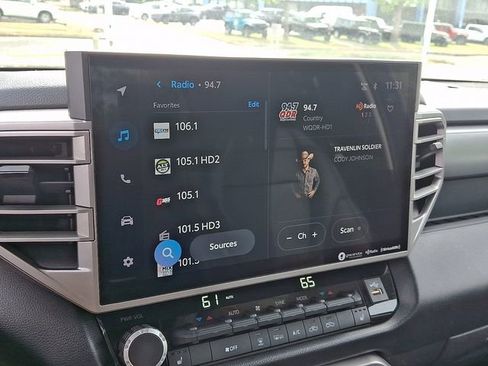 Used 2022 Toyota Tundra SR5 w/ SR5 Premium Package RWD image 19