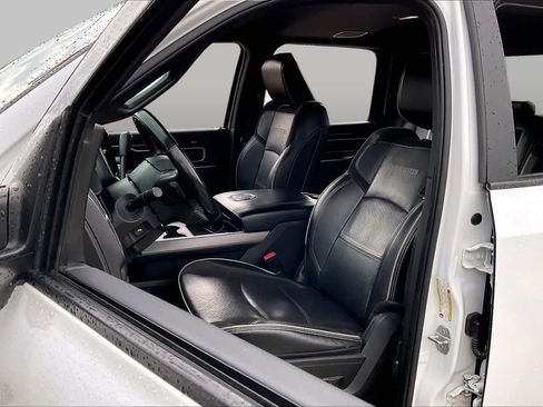 Used 2022 RAM 2500 Laramie w/ Night Edition AWD/4WD image 8