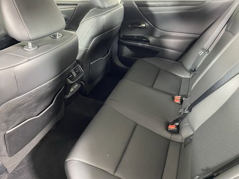 Used 2023 Lexus ES 350 w/ Premium Package image 18