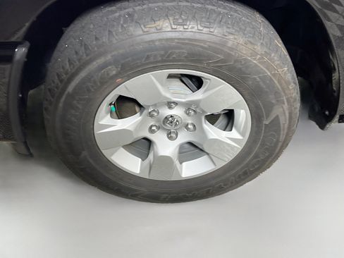 Used 2025 RAM 1500 Big Horn RWD image 14
