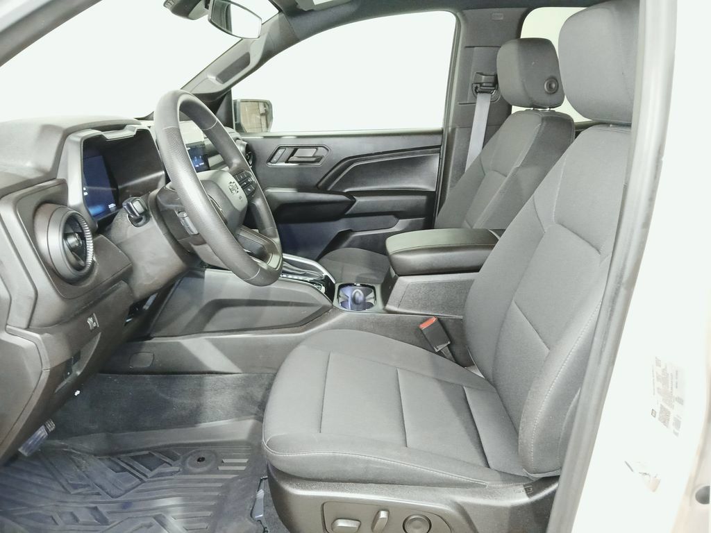 Used 2024 Chevrolet Colorado Trail Boss w/ Technology Package AWD/4WD image 9