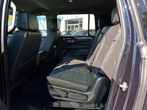 Certified 2023 Chevrolet Suburban RST AWD/4WD image 11