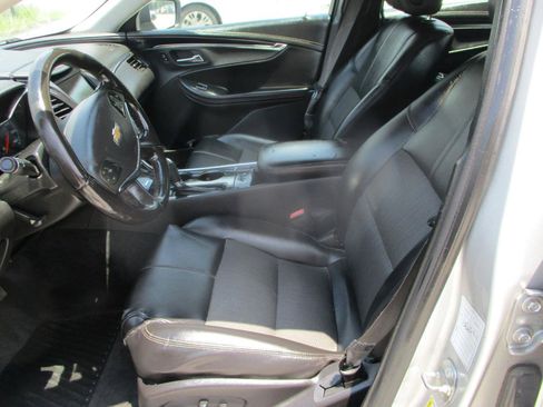 Used 2016 Chevrolet Impala LT FWD image 13