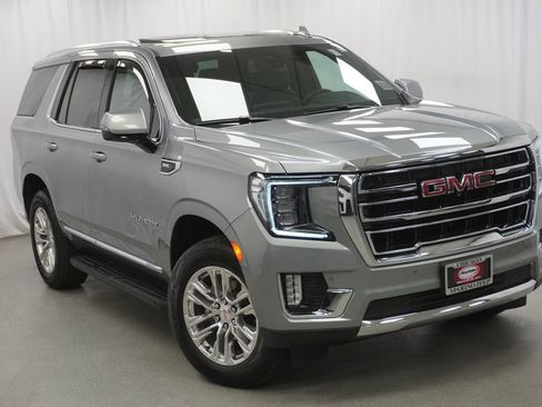 Used 2024 GMC Yukon SLT w/ SLT Premium Package AWD/4WD image 8
