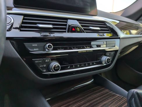 Used 2020 BMW 540i w/ Convenience Package RWD image 18