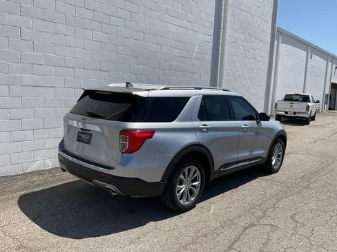 Used 2023 Ford Explorer Limited image 4