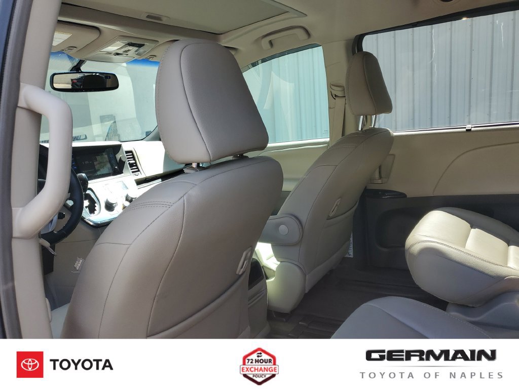 Used 2017 Toyota Sienna XLE w/ XLE Navigation Package FWD image 24