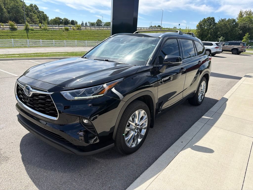 Used 2021 Toyota Highlander Limited AWD/4WD image 8