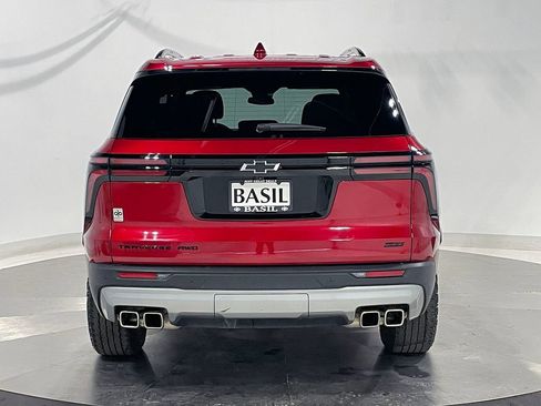 Used 2025 Chevrolet Traverse Z71 w/ Driver Confidence Package AWD/4WD image 12
