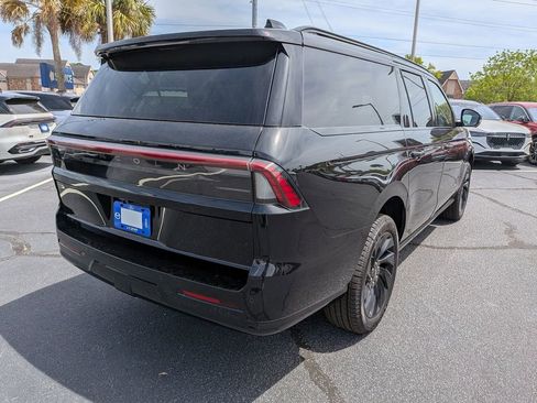 New 2026 Lincoln Navigator L Reserve w/ Jet Appearance Package AWD/4WD image 4
