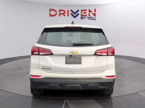 Used 2024 Chevrolet Equinox LS FWD image 4