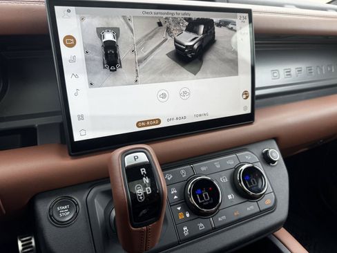 Certified 2025 Land Rover Defender 110 AWD/4WD image 17