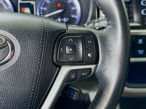 Used 2019 Toyota Highlander Limited Platinum image 25