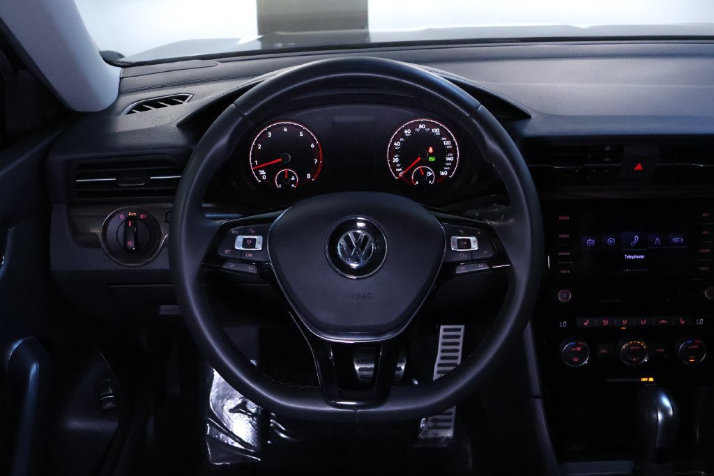 Used 2022 Volkswagen Passat 2.0T FWD image 20