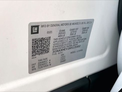 Used 2021 Chevrolet Equinox LS w/ LPO, Blackout Package FWD image 33