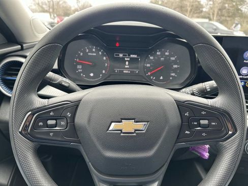 Used 2025 Chevrolet Trax LS w/ LS Convenience Package image 26