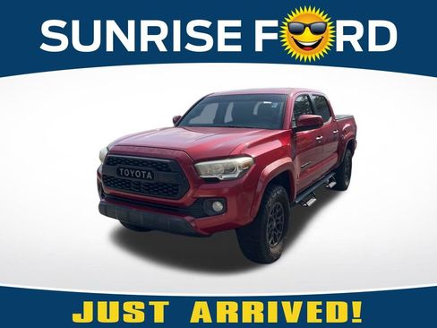Used 2017 Toyota Tacoma SR5 w/ Tow Package RWD image 1