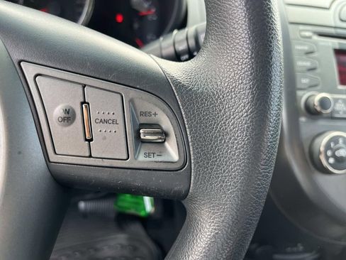 Used 2011 Kia Soul + w/ Audio Pkg FWD image 29