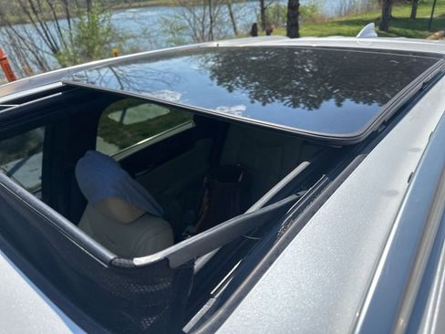 Used 2017 Cadillac XT5 Luxury w/ Driver Awareness Package image 6