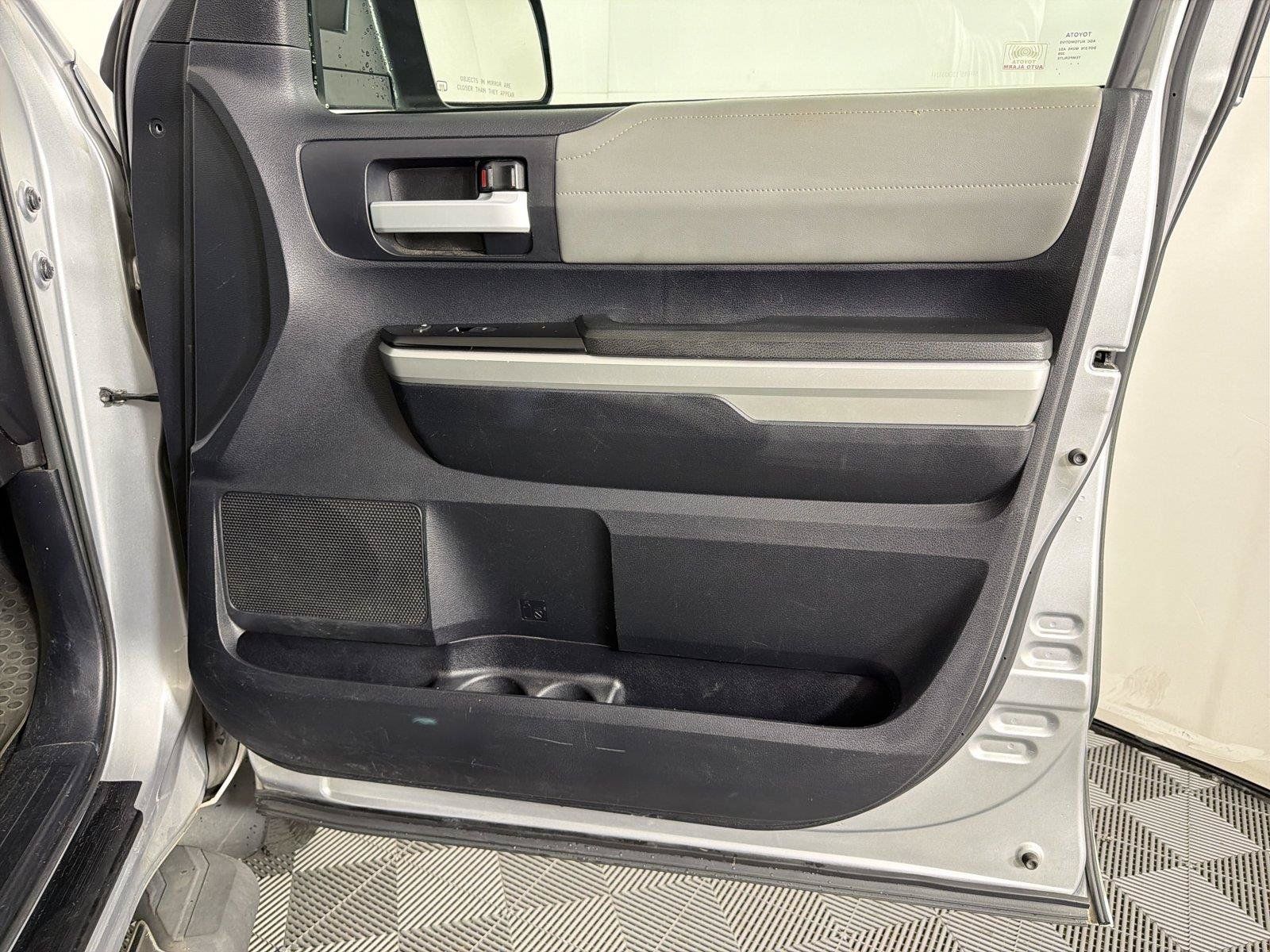 Used 2014 Toyota Tundra Limited w/ Limited Premium Package AWD/4WD image 12