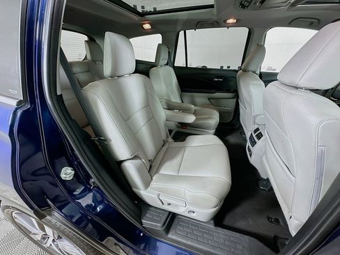 Used 2017 Honda Pilot Elite image 37