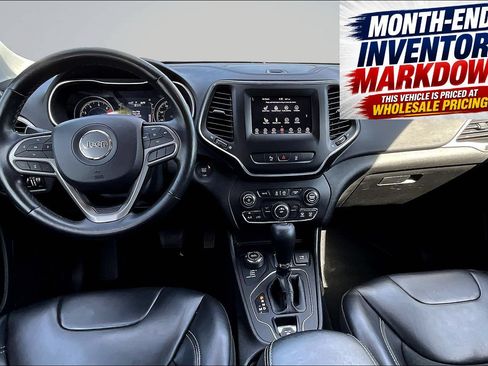 Used 2021 Jeep Cherokee Latitude Plus AWD/4WD image 8