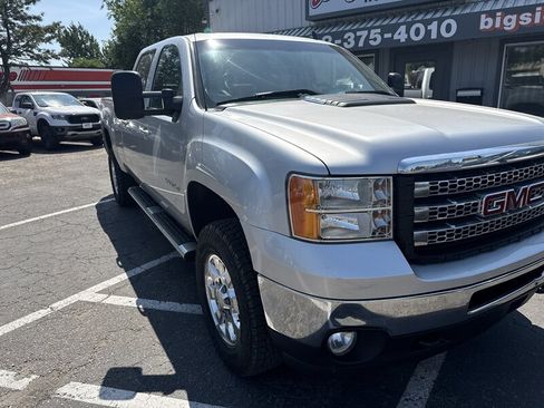Used 2013 GMC Sierra 2500 SLT w/ SLT Convenience Package AWD/4WD image 17