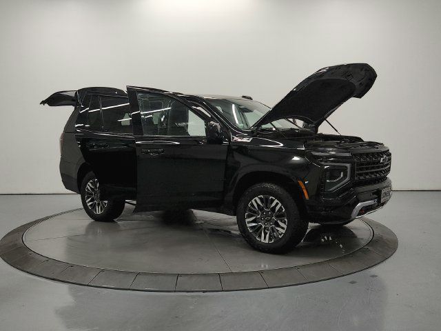 Used 2025 Chevrolet Tahoe Z71 AWD/4WD image 10