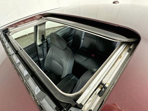 Used 2024 Nissan Altima 2.5 SV w/ SV Premium Package FWD image 21