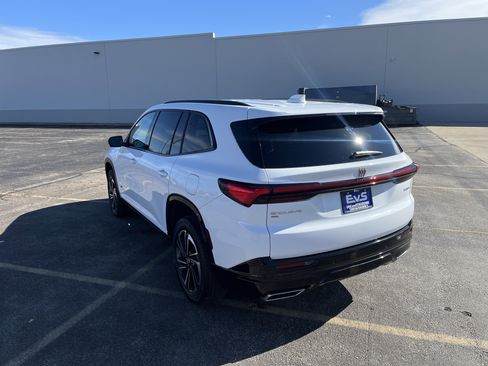 Used 2025 Buick Enclave Sport Touring w/ LPO, Floor Liner Package image 4