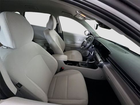 Used 2025 Hyundai Kona SEL AWD/4WD image 18
