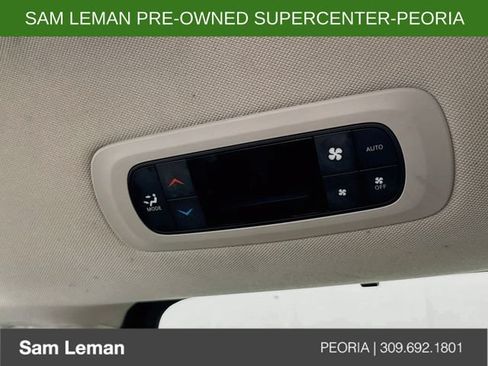 Used 2024 Chrysler Pacifica Touring-L FWD image 23