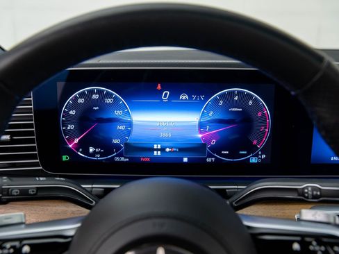 Certified 2025 Mercedes-Benz GLS 450 4MATIC image 28