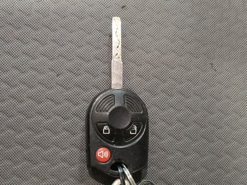 Used 2018 Ford Escape SE w/ SE Sync 3 Package FWD image 32