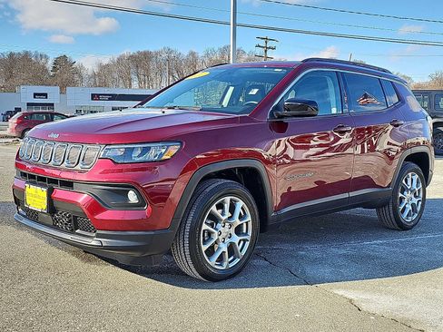 Used 2022 Jeep Compass Latitude w/ Sun and Sound Group image 3