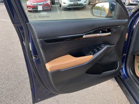 Used 2024 Kia Seltos EX AWD/4WD image 3