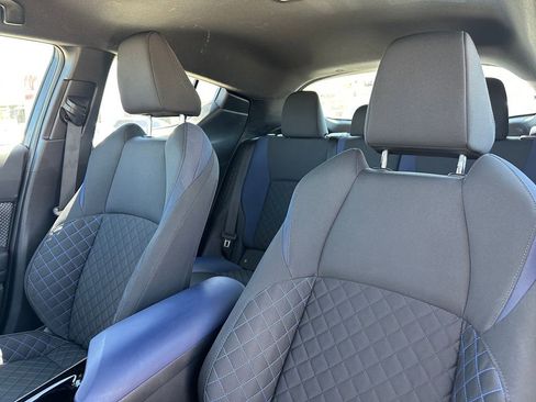 Used 2021 Toyota C-HR XLE image 9