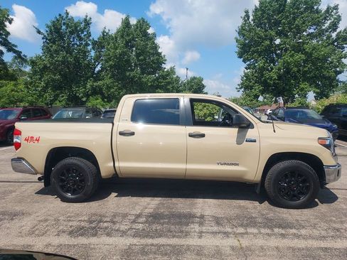 Used 2019 Toyota Tundra SR5 w/ SR5 Upgrade Package AWD/4WD image 8