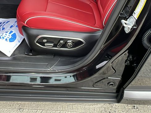 Used 2024 Jeep Wagoneer Launch Edition image 17