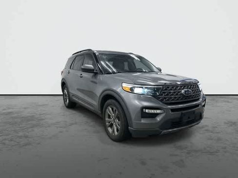 Used 2021 Ford Explorer XLT w/ Equipment Group 202A RWD image 6