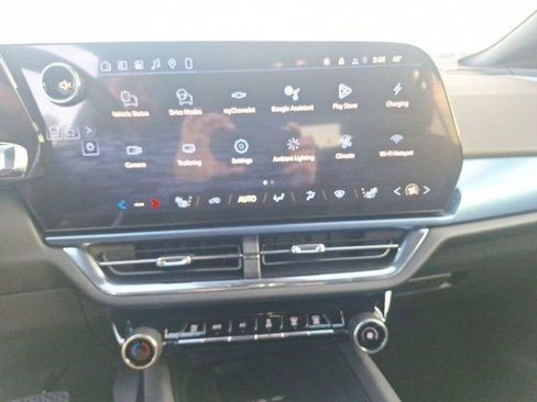 New 2026 Chevrolet Equinox EV LT image 10