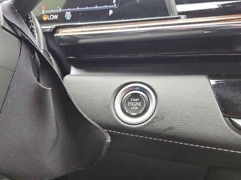 Used 2021 Cadillac Escalade Premium Luxury image 38