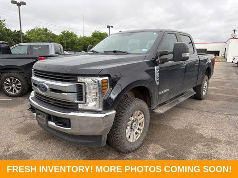 Used 2019 Ford F250 XL w/ STX Appearance Package image 3