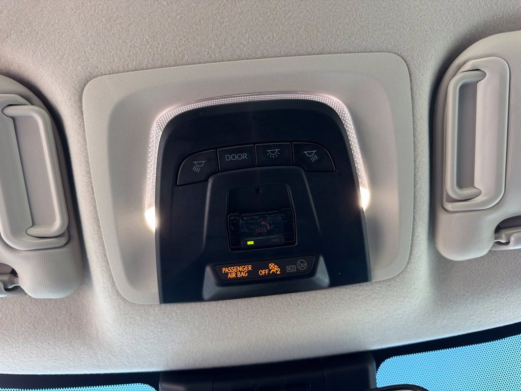Used 2025 Toyota Corolla LE FWD image 29
