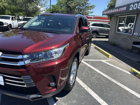 Used 2017 Toyota Highlander Limited AWD/4WD image 11